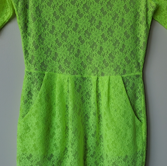 Silence + Noise Neon Lace Dress - Picture 4 of 15